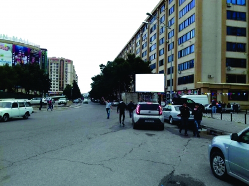 Billbord - S.Qocayev küç.-Sülh küç. (Aygün Mall qarşısı)