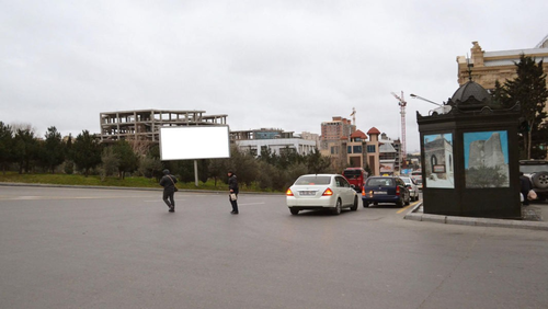 Billbord - Süleyman Sani Axundov (Azadlıq metro ist - sol)